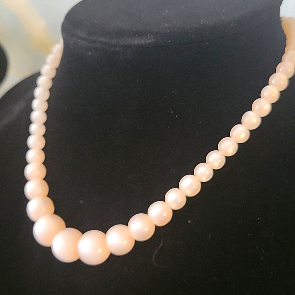 Graduated Bead Necklace